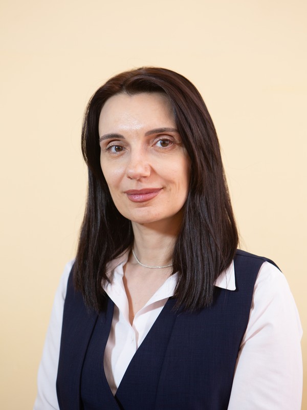 Батаева Оксана Борисовна.